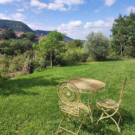 Appartement A La Campagne Saint-Georges-de-Luzençon Buitenkant foto