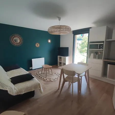 Appartement A La Campagne Saint-Georges-de-Luzençon Buitenkant foto